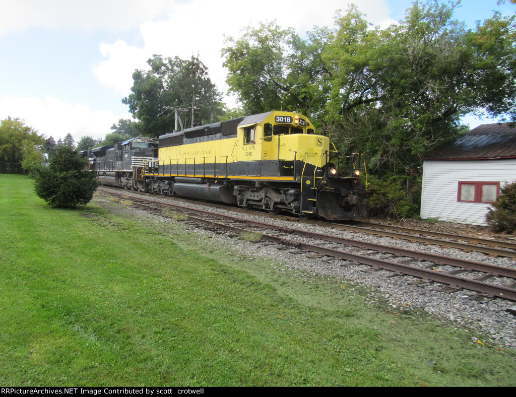 3018 leads three SD70M2's